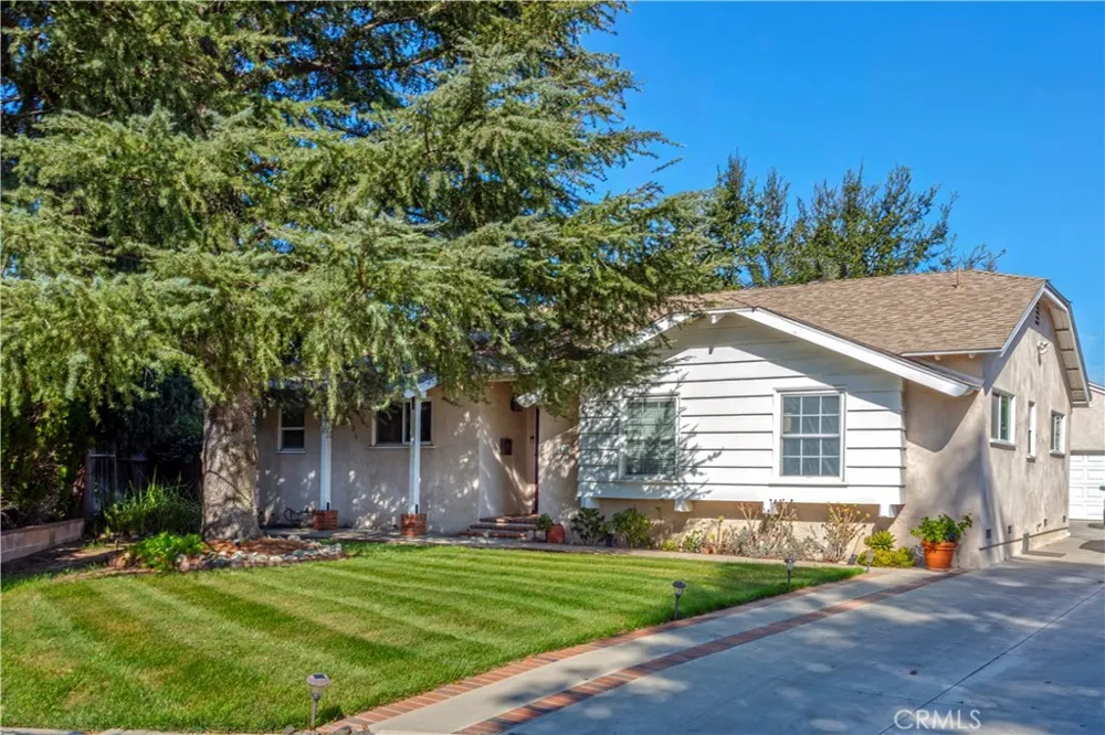 9433 Geyser Avenue Northridge, CA 91324