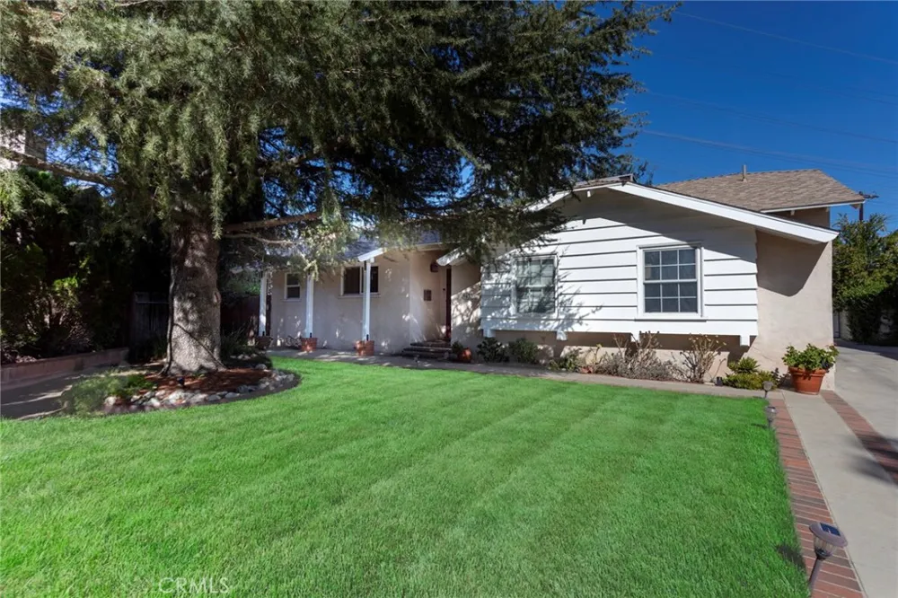 9433 Geyser Avenue Northridge, CA 91324
