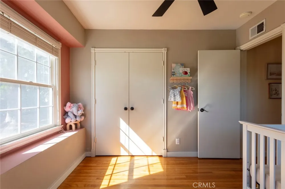 9433 Geyser Avenue Northridge, CA 91324