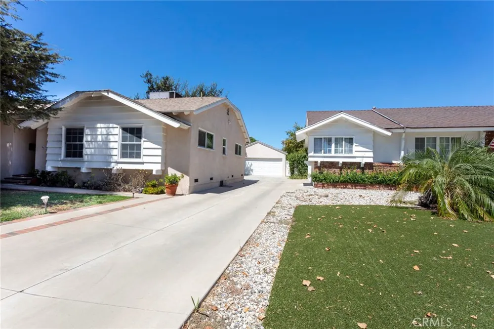9433 Geyser Avenue Northridge, CA 91324