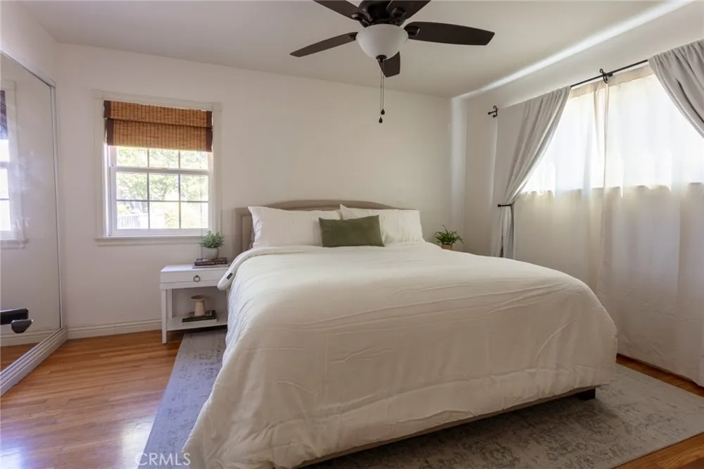 9433 Geyser Avenue Northridge, CA 91324