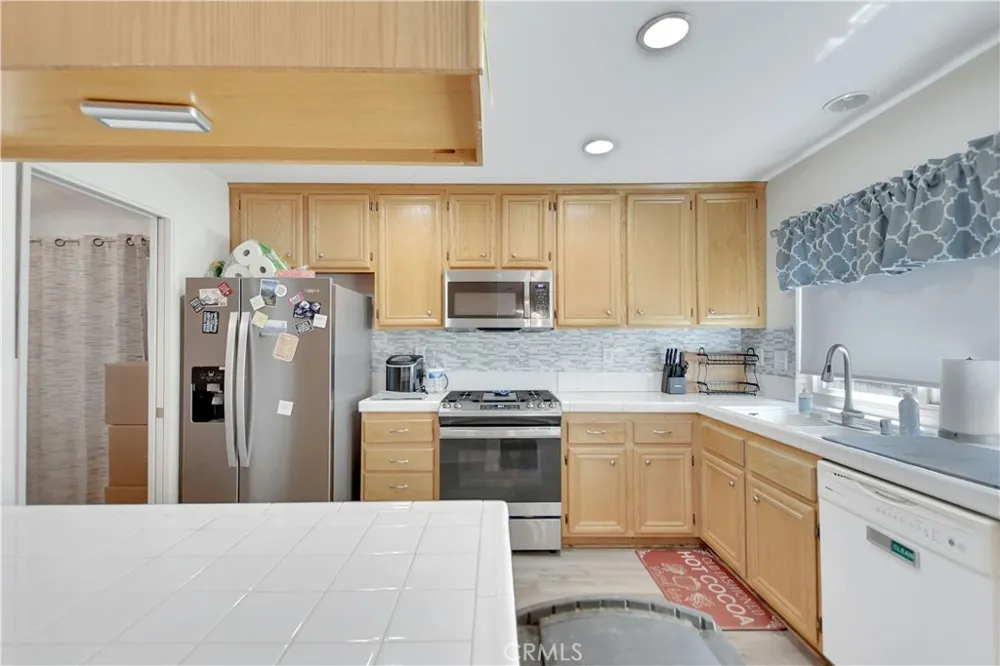 965 Hardwick Beaumont, CA 92223