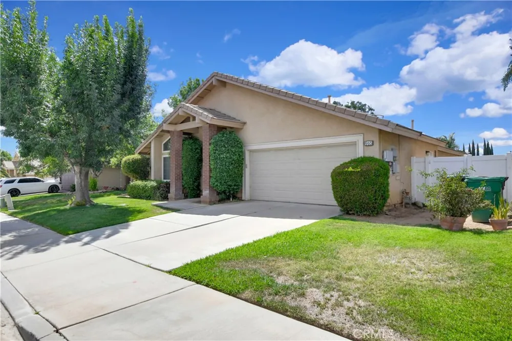 965 Hardwick Beaumont, CA 92223