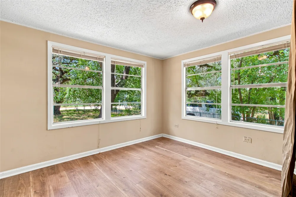 606 Harmons Way San Marcos, TX 78666