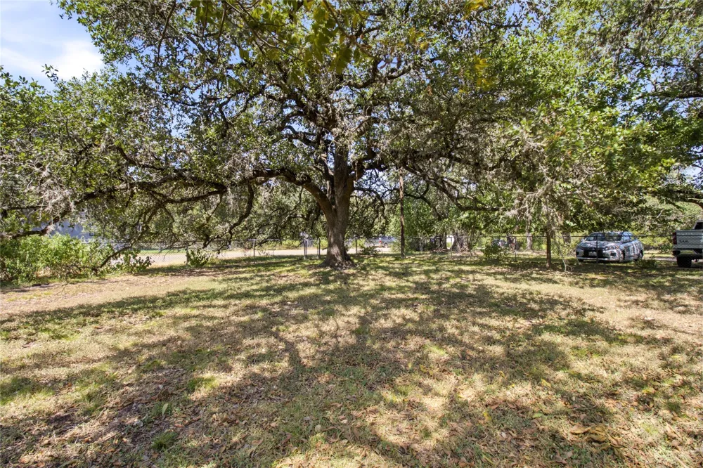 606 Harmons Way San Marcos, TX 78666
