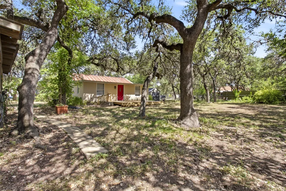 606 Harmons Way San Marcos, TX 78666