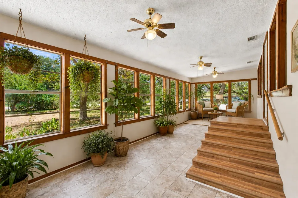 606 Harmons Way San Marcos, TX 78666