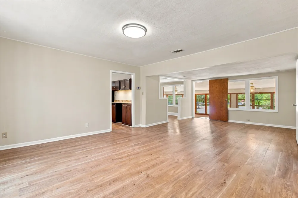 606 Harmons Way San Marcos, TX 78666