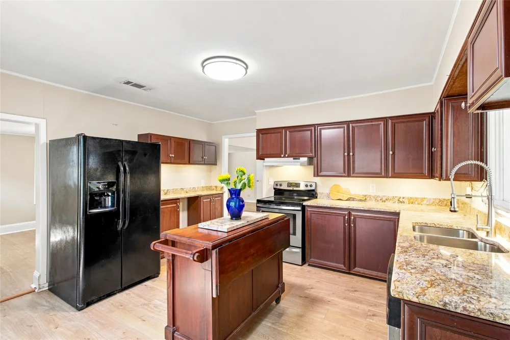 606 Harmons Way San Marcos, TX 78666