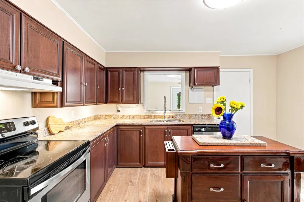606 Harmons Way San Marcos, TX 78666