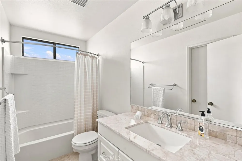 1543 Atlantic City Grover Beach, CA 93433