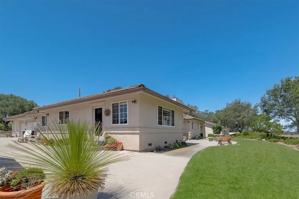 688 Willow Road Nipomo, CA 93444