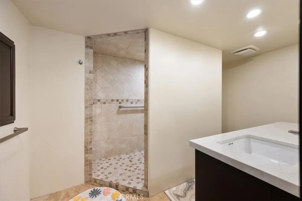 884 Auklet Court Arroyo Grande, CA 93420