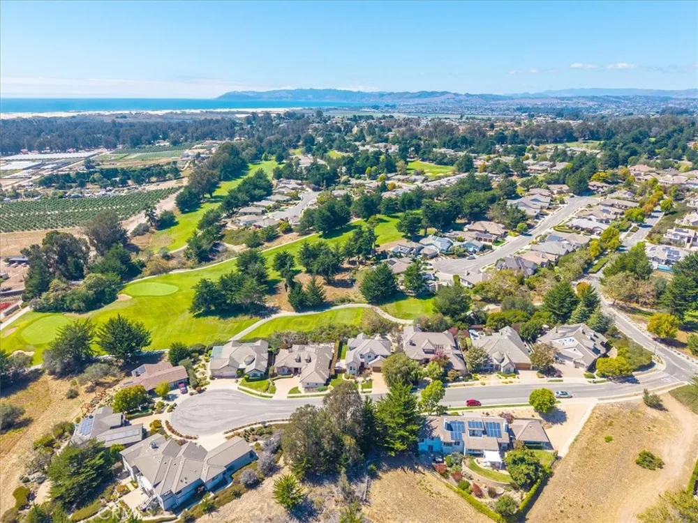 884 Auklet Court Arroyo Grande, CA 93420