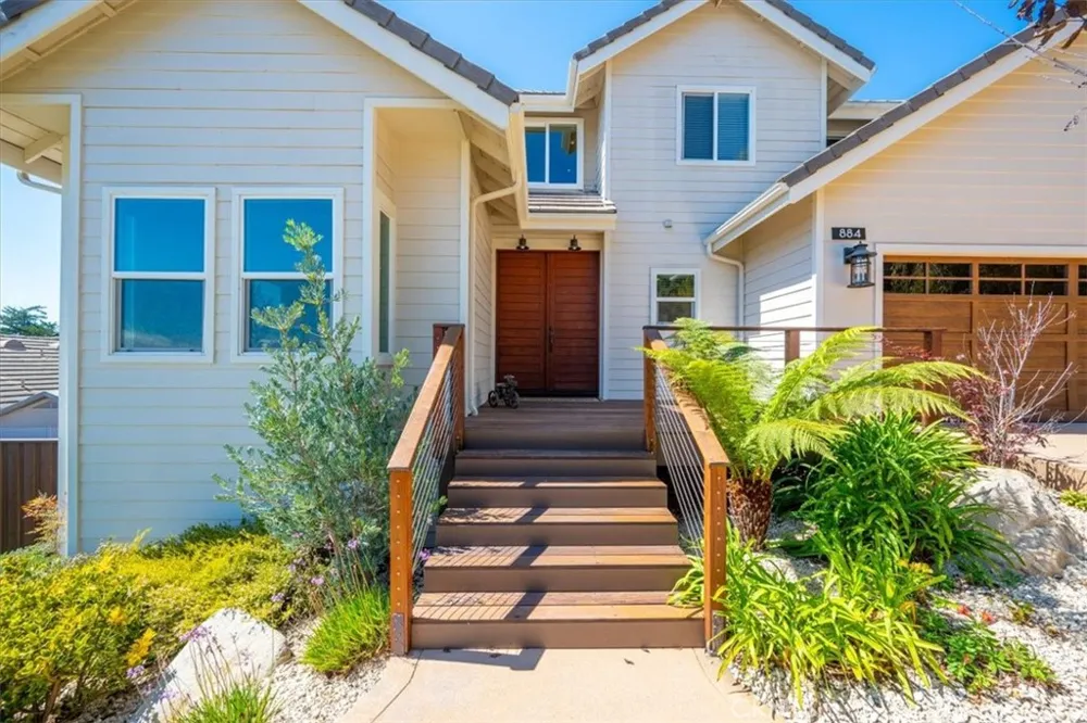 884 Auklet Court Arroyo Grande, CA 93420
