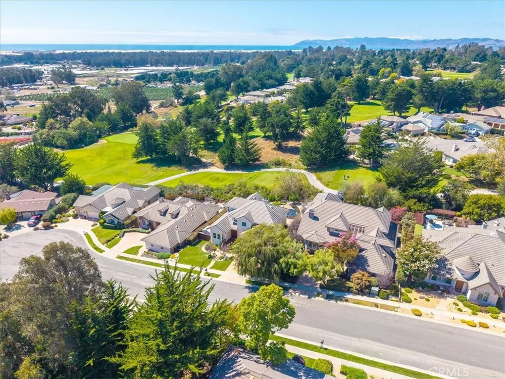 884 Auklet Court Arroyo Grande, CA 93420