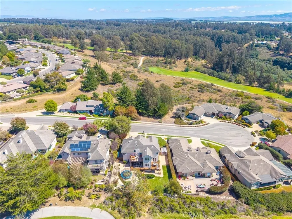 884 Auklet Court Arroyo Grande, CA 93420