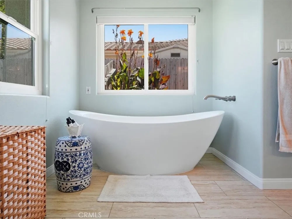 4389 Kris Santa Maria, CA 93455