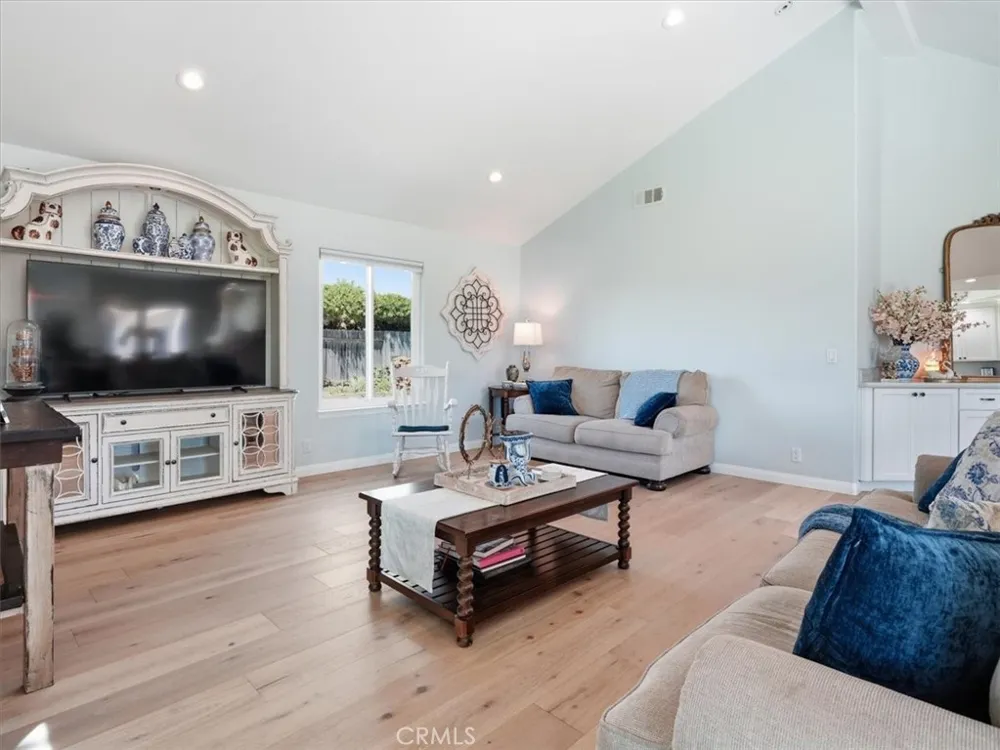 4389 Kris Santa Maria, CA 93455