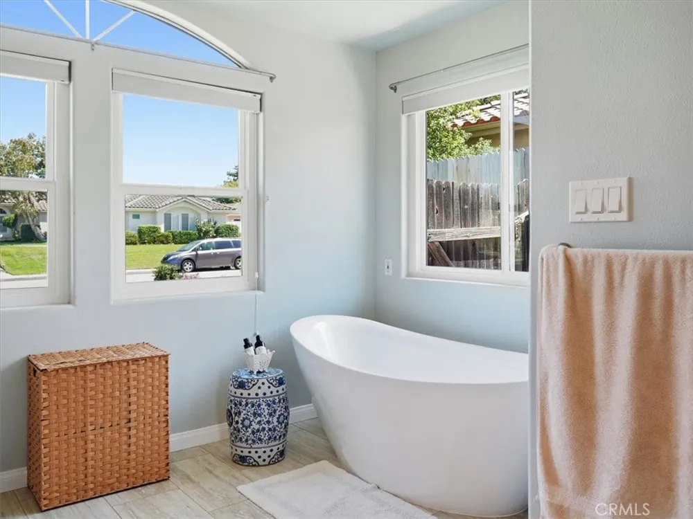 4389 Kris Santa Maria, CA 93455