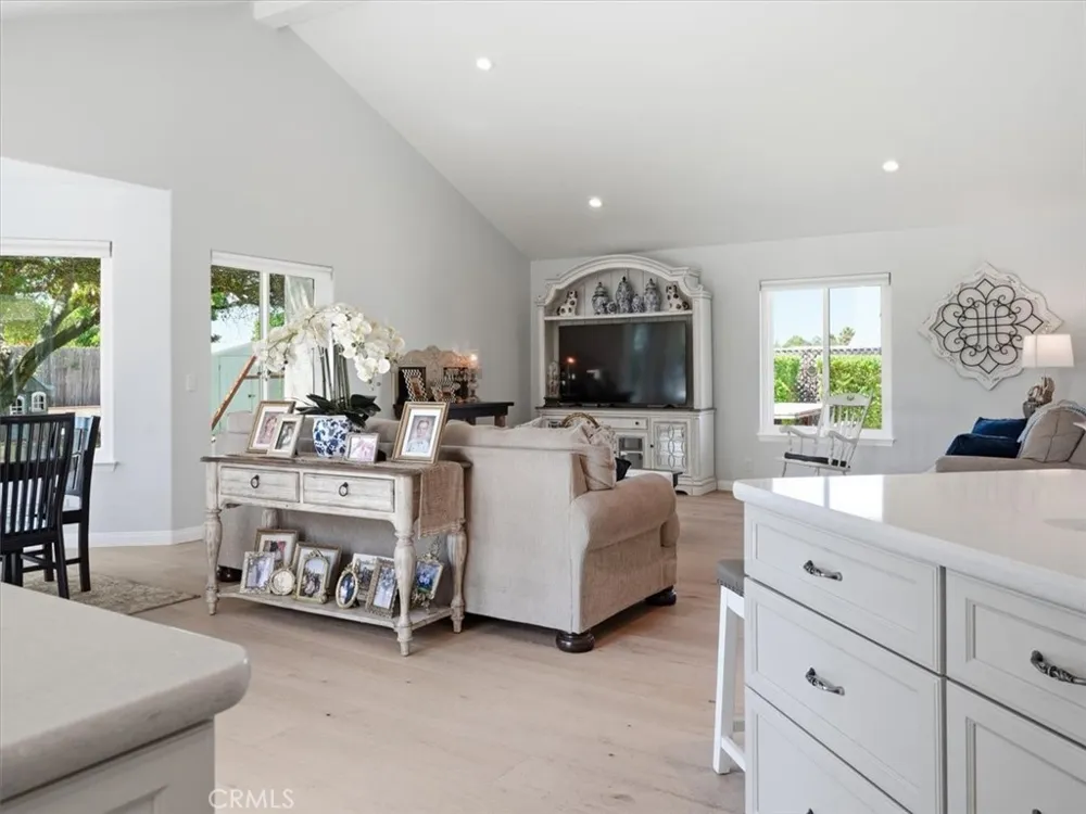 4389 Kris Santa Maria, CA 93455