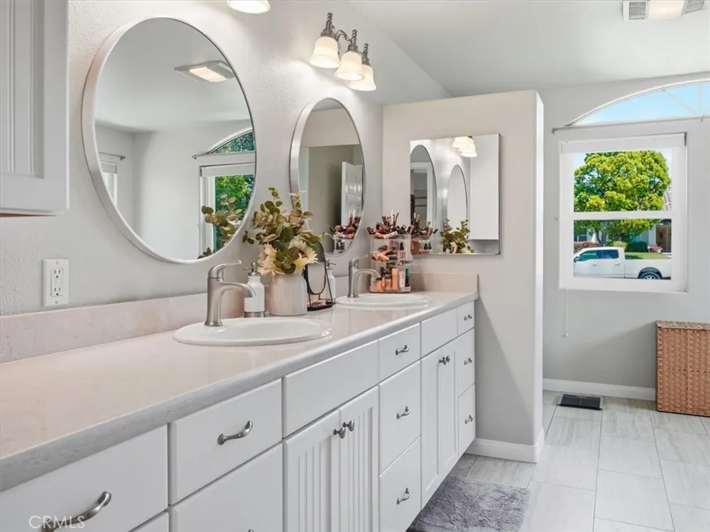 4389 Kris Santa Maria, CA 93455