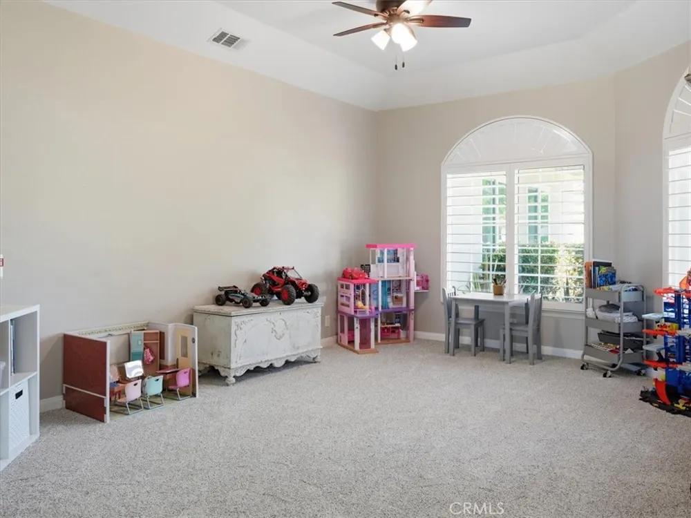 4389 Kris Santa Maria, CA 93455