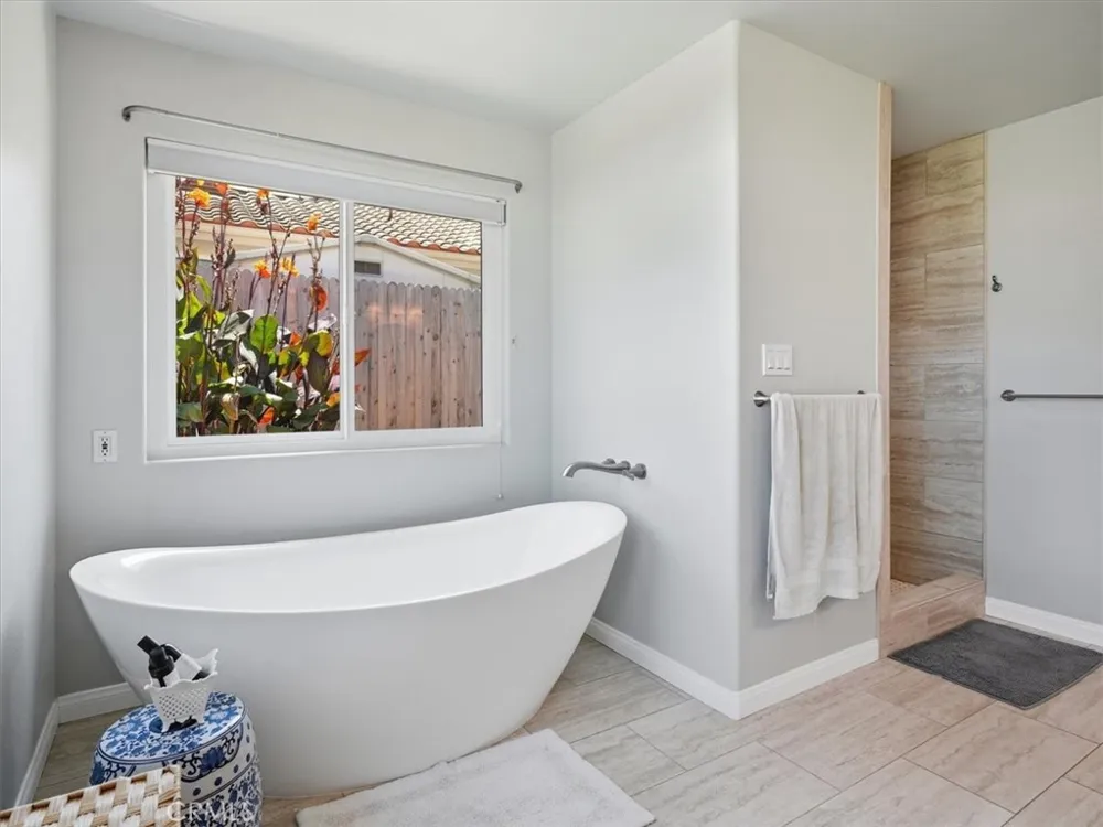 4389 Kris Santa Maria, CA 93455