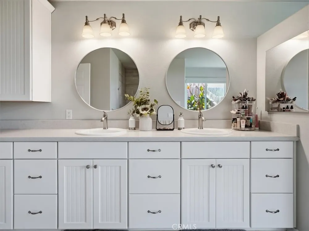 4389 Kris Santa Maria, CA 93455