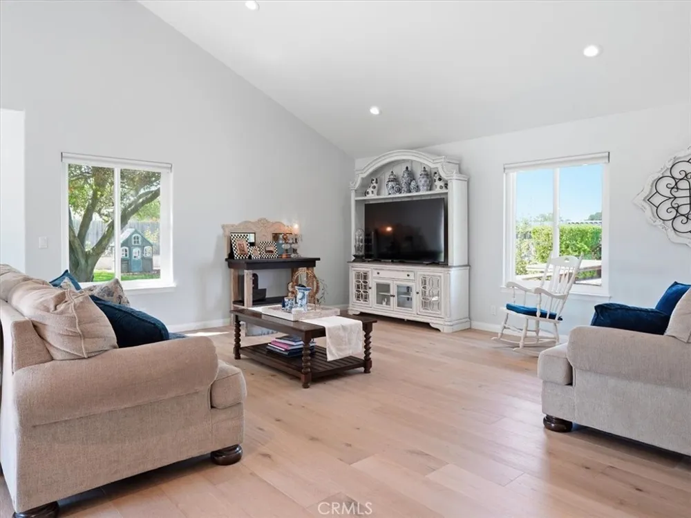 4389 Kris Santa Maria, CA 93455