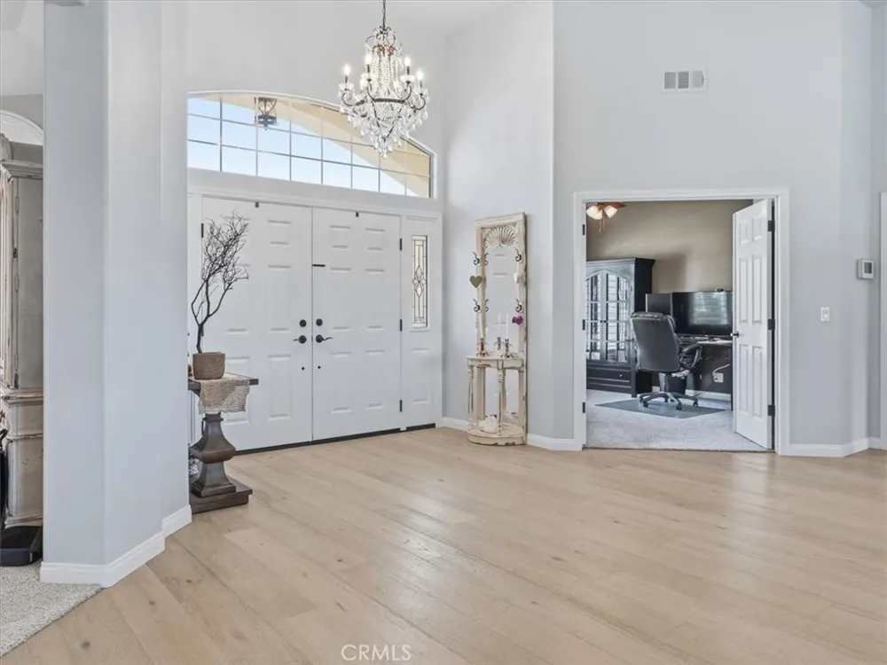 4389 Kris Santa Maria, CA 93455