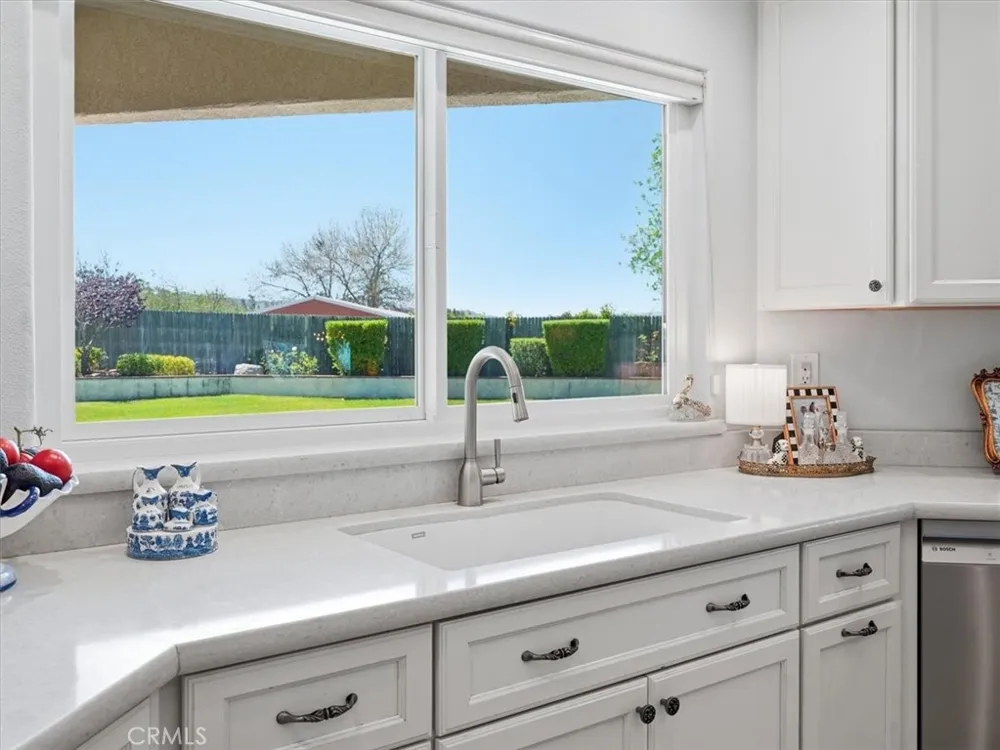 4389 Kris Santa Maria, CA 93455