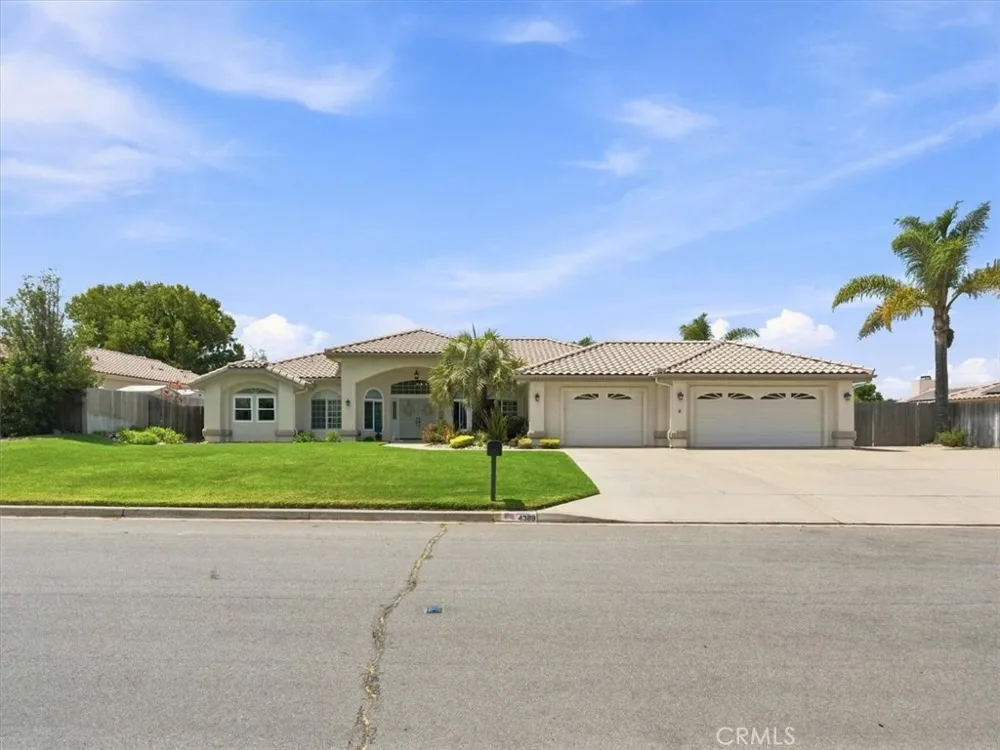 4389 Kris Santa Maria, CA 93455