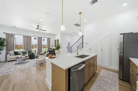 8902 Knoll Leaf Drive
