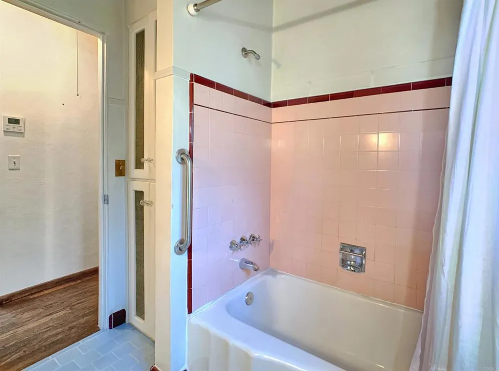 9161 Emerald Grove Avenue Lakeside, CA 92040