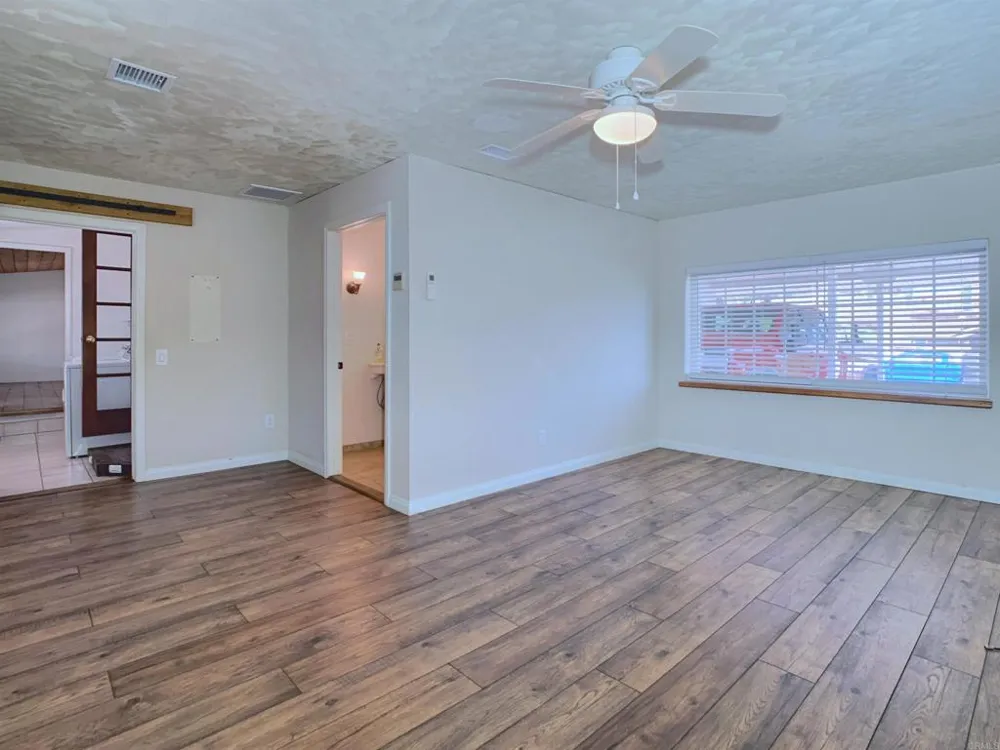 9161 Emerald Grove Avenue Lakeside, CA 92040