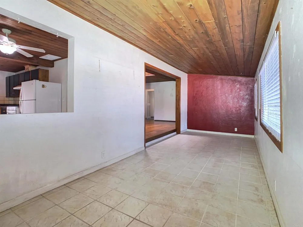 9161 Emerald Grove Avenue Lakeside, CA 92040