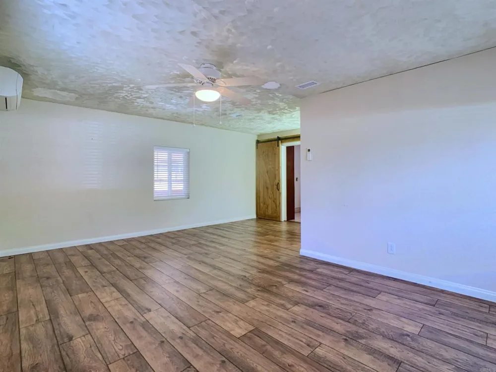 9161 Emerald Grove Avenue Lakeside, CA 92040