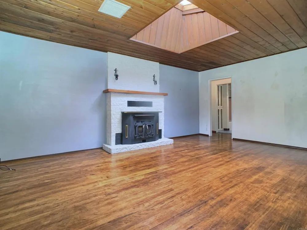 9161 Emerald Grove Avenue Lakeside, CA 92040