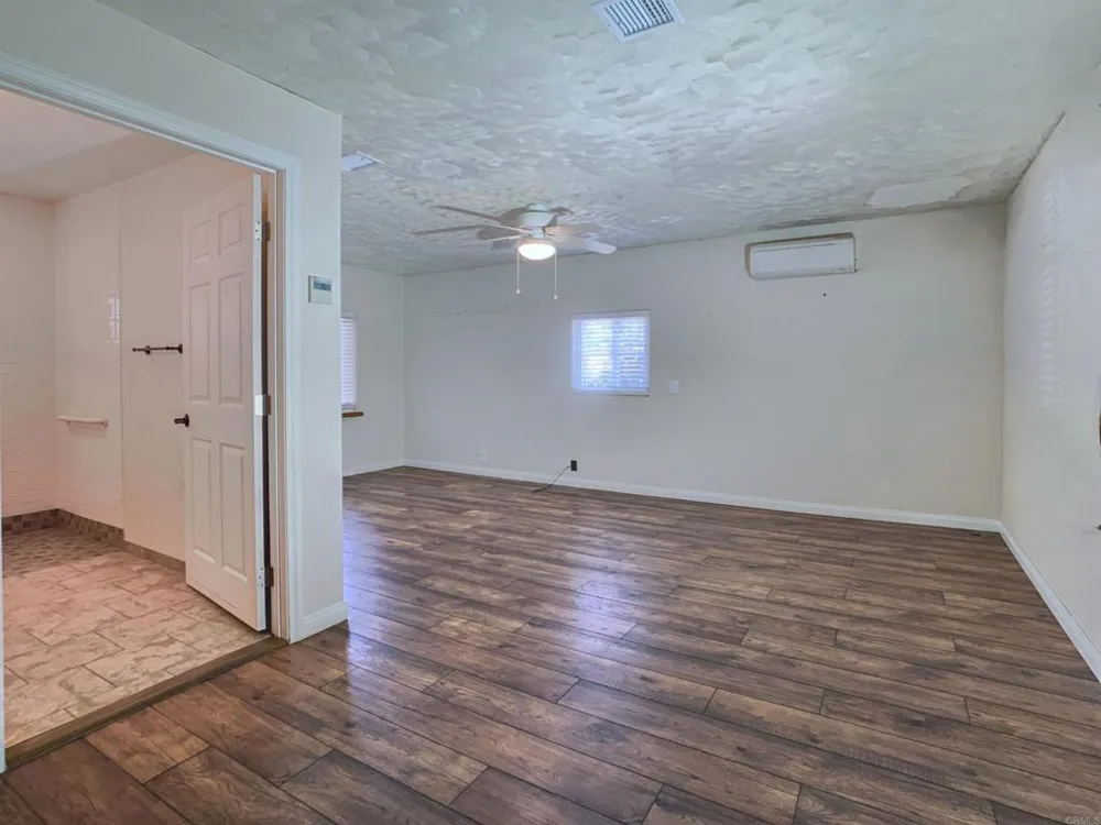 9161 Emerald Grove Avenue Lakeside, CA 92040