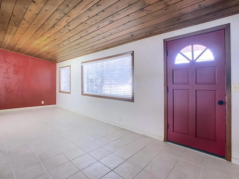 9161 Emerald Grove Avenue Lakeside, CA 92040
