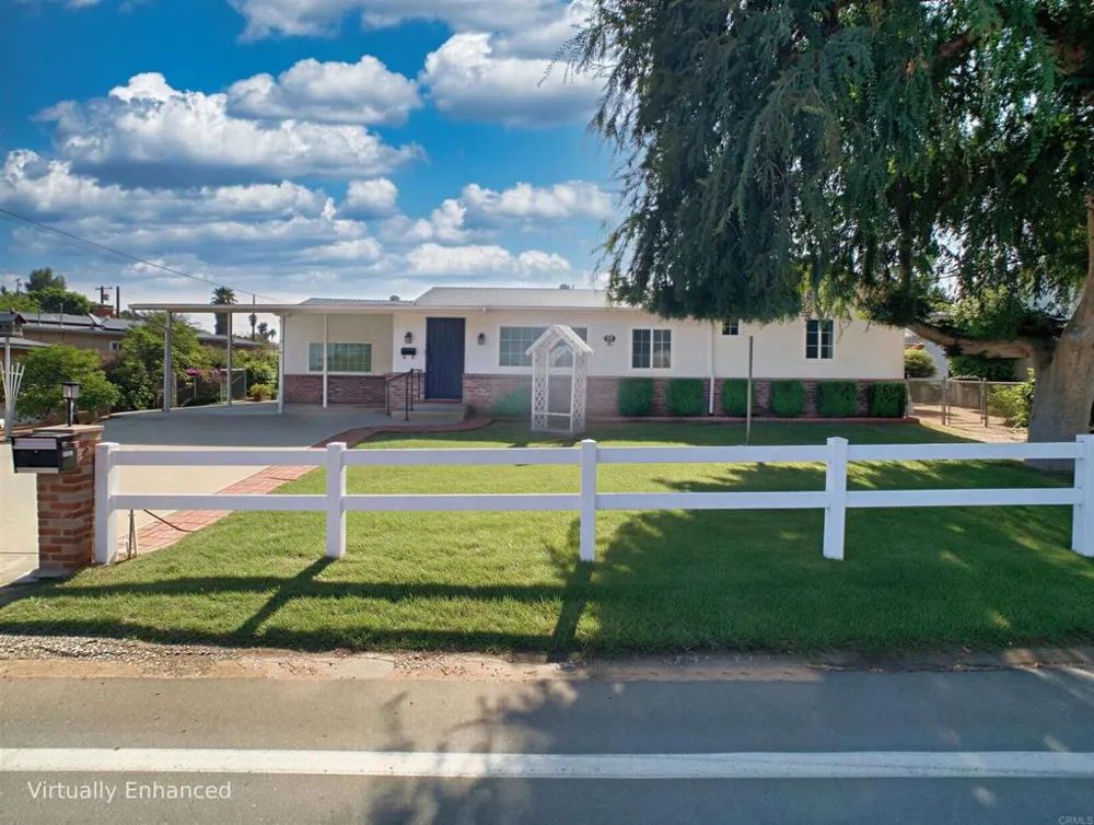 9161 Emerald Grove Avenue Lakeside, CA 92040