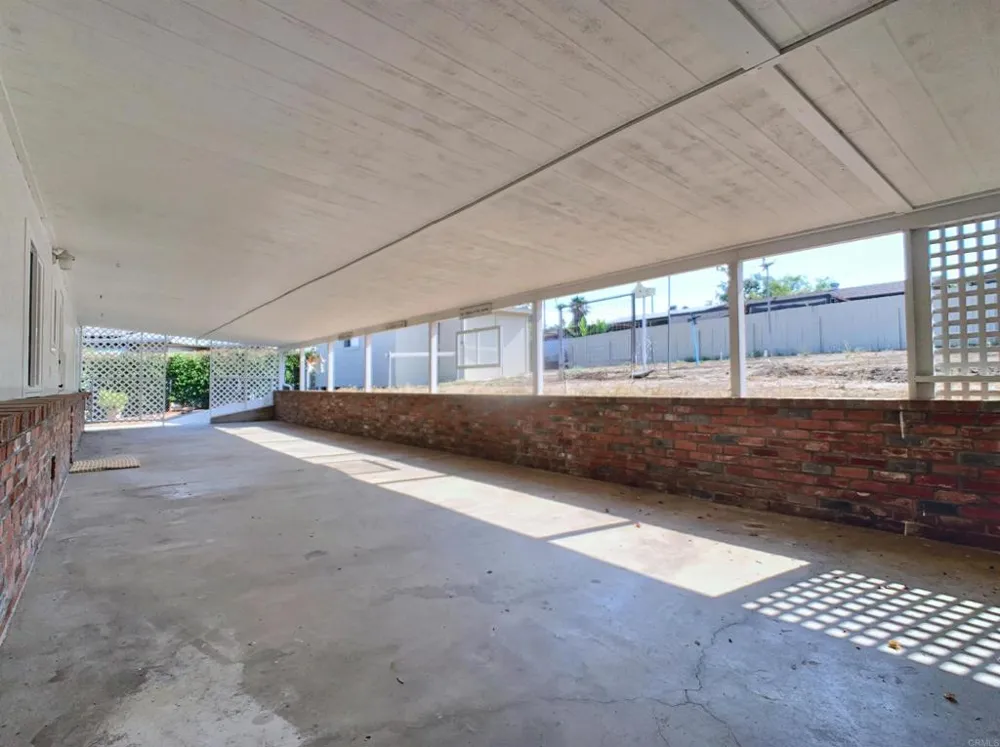9161 Emerald Grove Avenue Lakeside, CA 92040