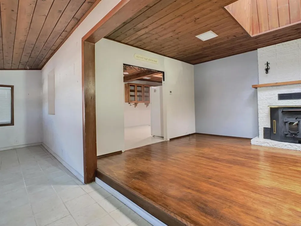 9161 Emerald Grove Avenue Lakeside, CA 92040