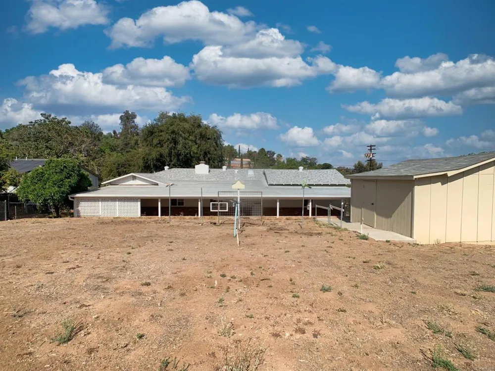 9161 Emerald Grove Avenue Lakeside, CA 92040