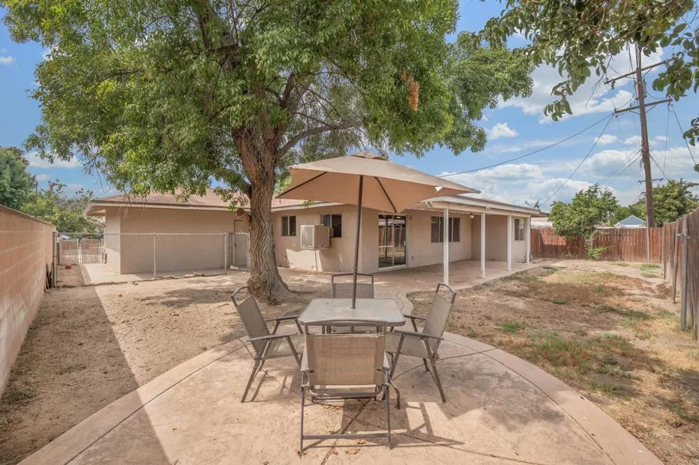 626 E Wright Street Hemet, CA 92543