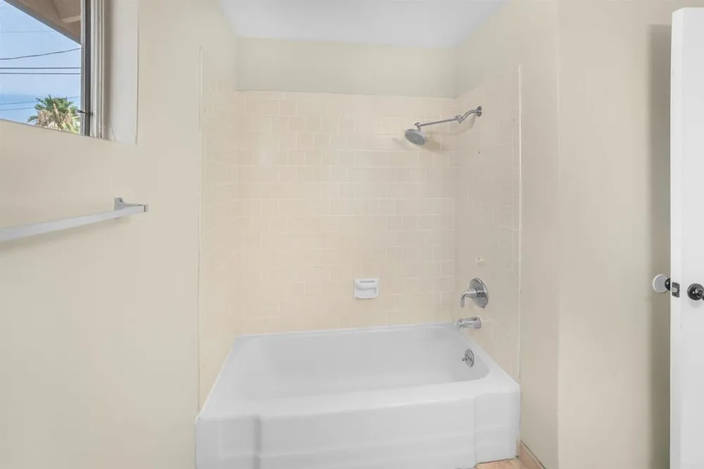 626 E Wright Street Hemet, CA 92543
