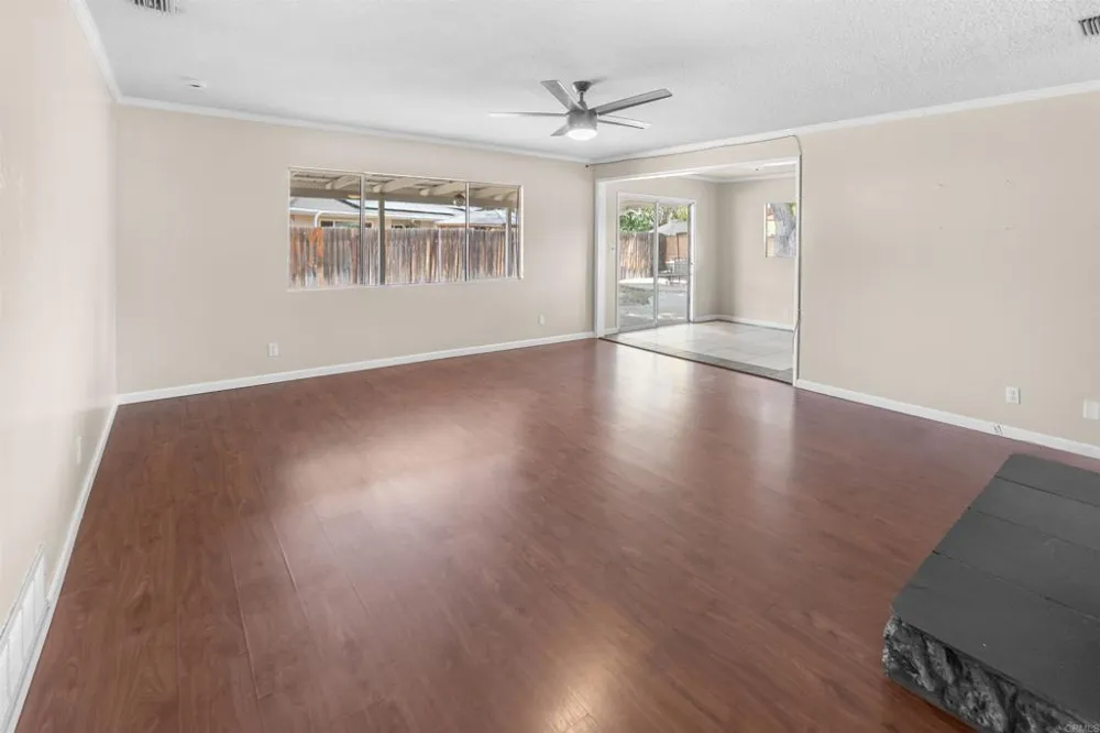 626 E Wright Street Hemet, CA 92543