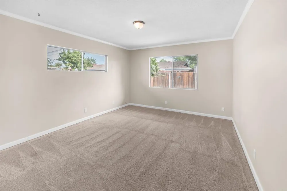 626 E Wright Street Hemet, CA 92543