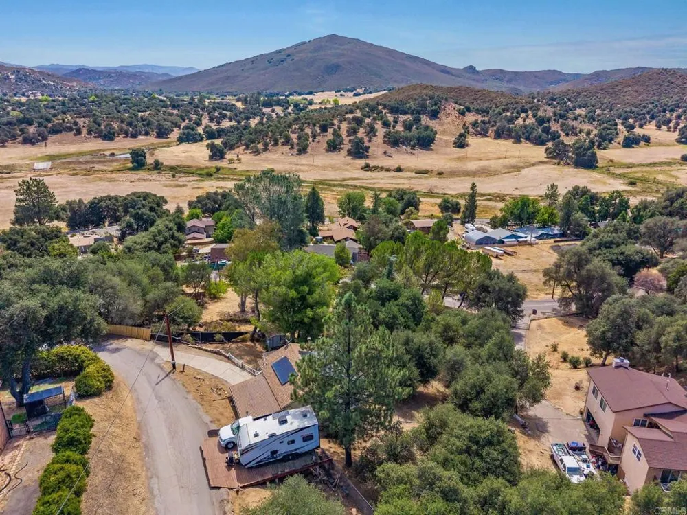 9421 Elm Dr Descanso, CA 91916